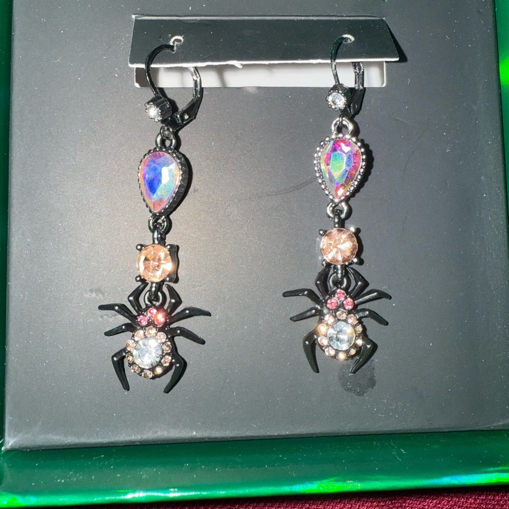 🎃NWT BETSEY JOHNSON 🎃 HALLOWEEN 👻 DARK MAGIC SPIDER 🕷️CRYSTAL MISMATCH EARRINGS